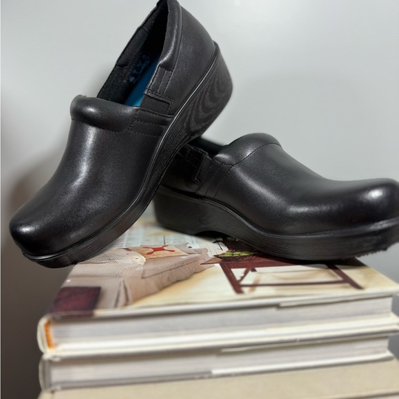 Dr. Scholl's Work Black Women's Mules - Picture 14 of 15
